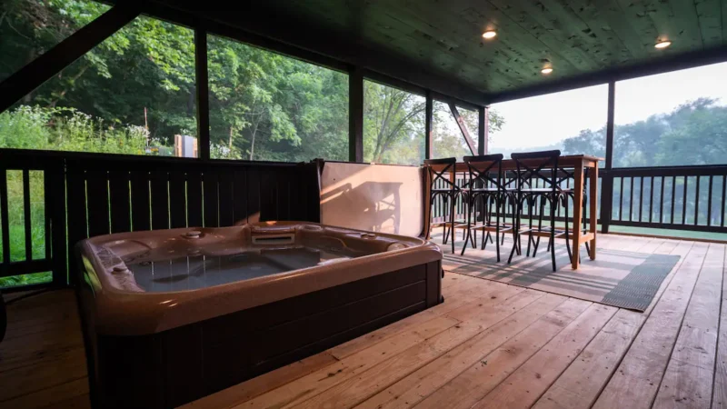 Aspenshire Cabin, cabin with a private hot tub
