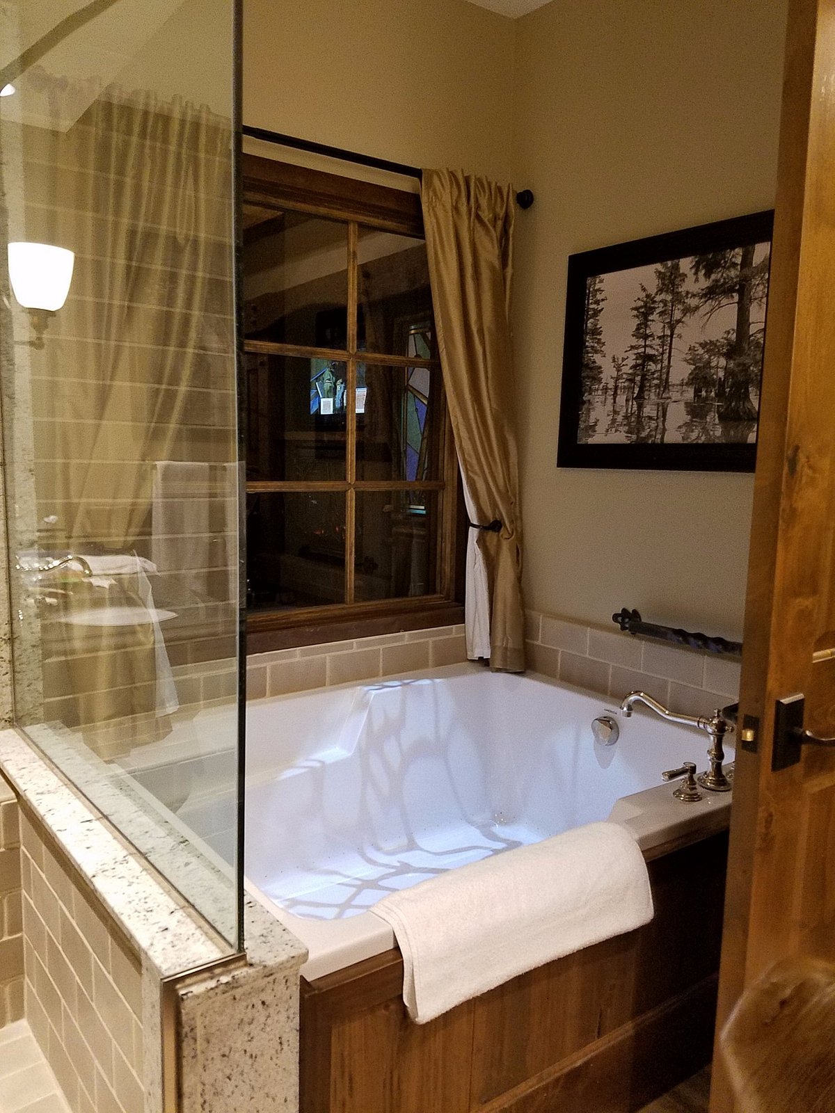 Hotels with Jacuzzi in Room in Southaven