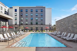 Hampton Inn Long Beach Airport