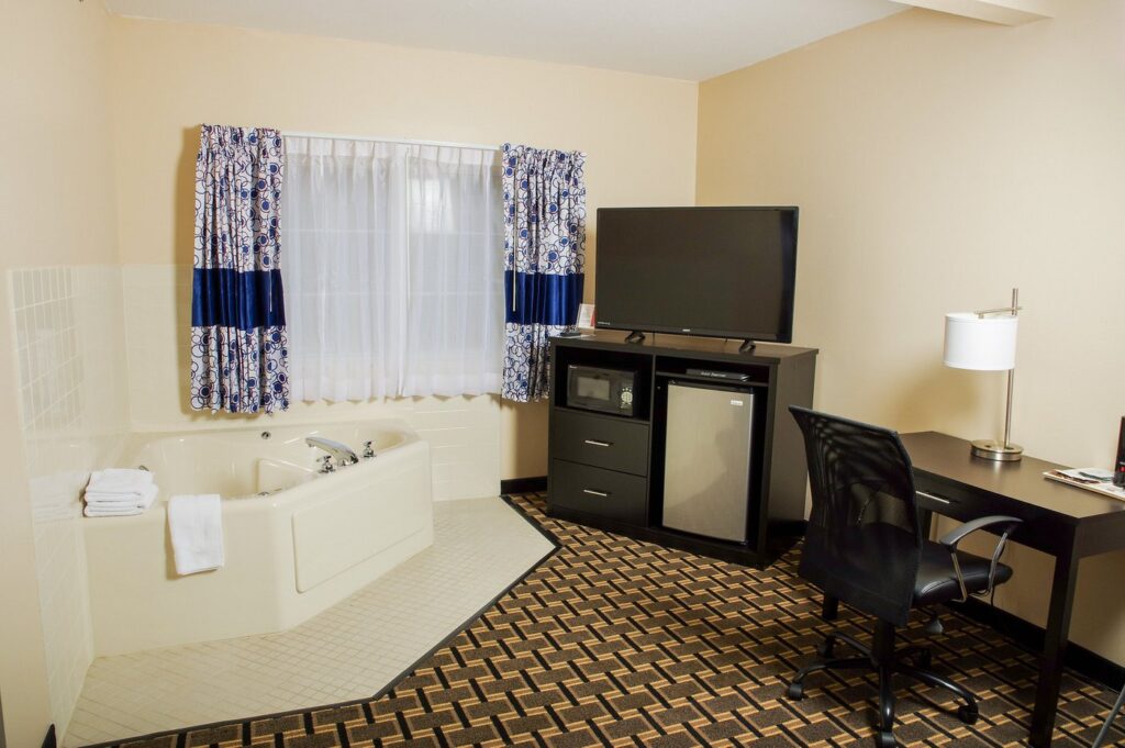 Dutch Inn and Suites