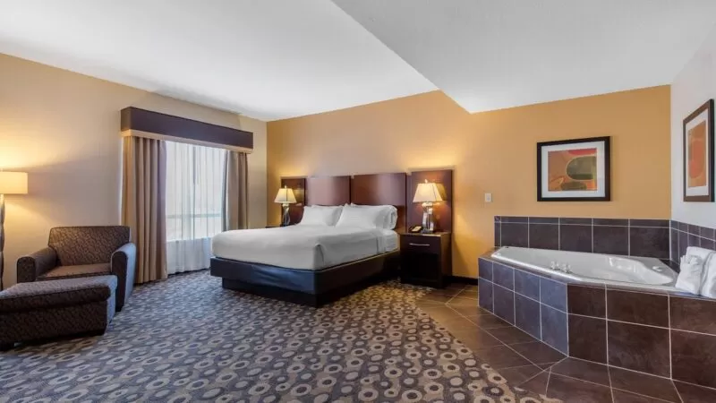 Holiday Inn Southaven Central Memphis an IHG Hotel - jacuzzi hotel room