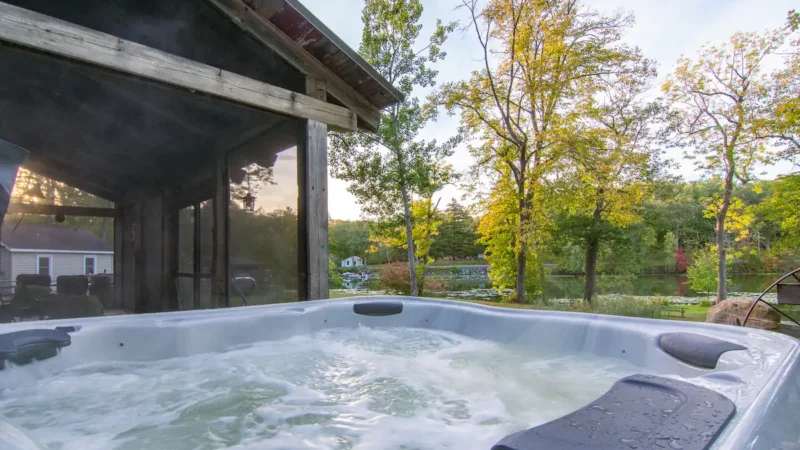 Lakefront Sunset Cabin, cabin with a private hot tub