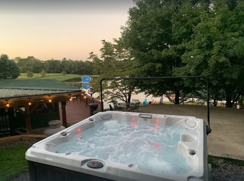 Cabins with Hot Tub in Indiana