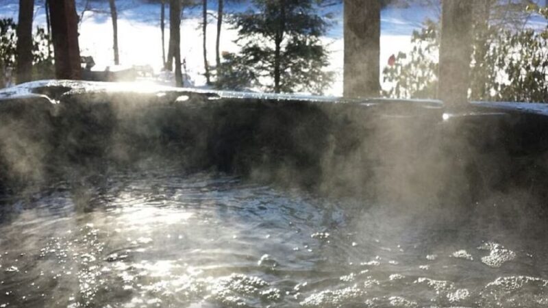 The Lake Escape, cabin with a private hot tub