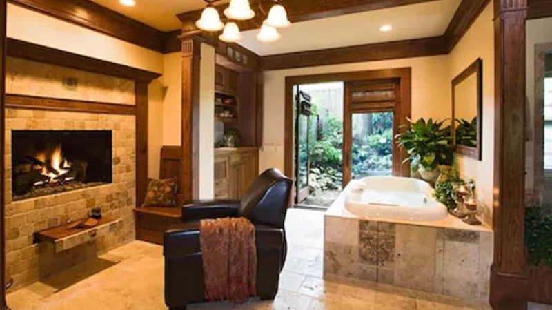 1900 Inn on Montford, room with private jacuzzi, photo 8