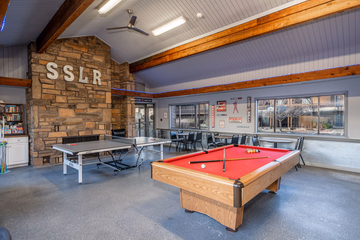 South Shore Lake Resort, cabin with a private hot tub, photo 5