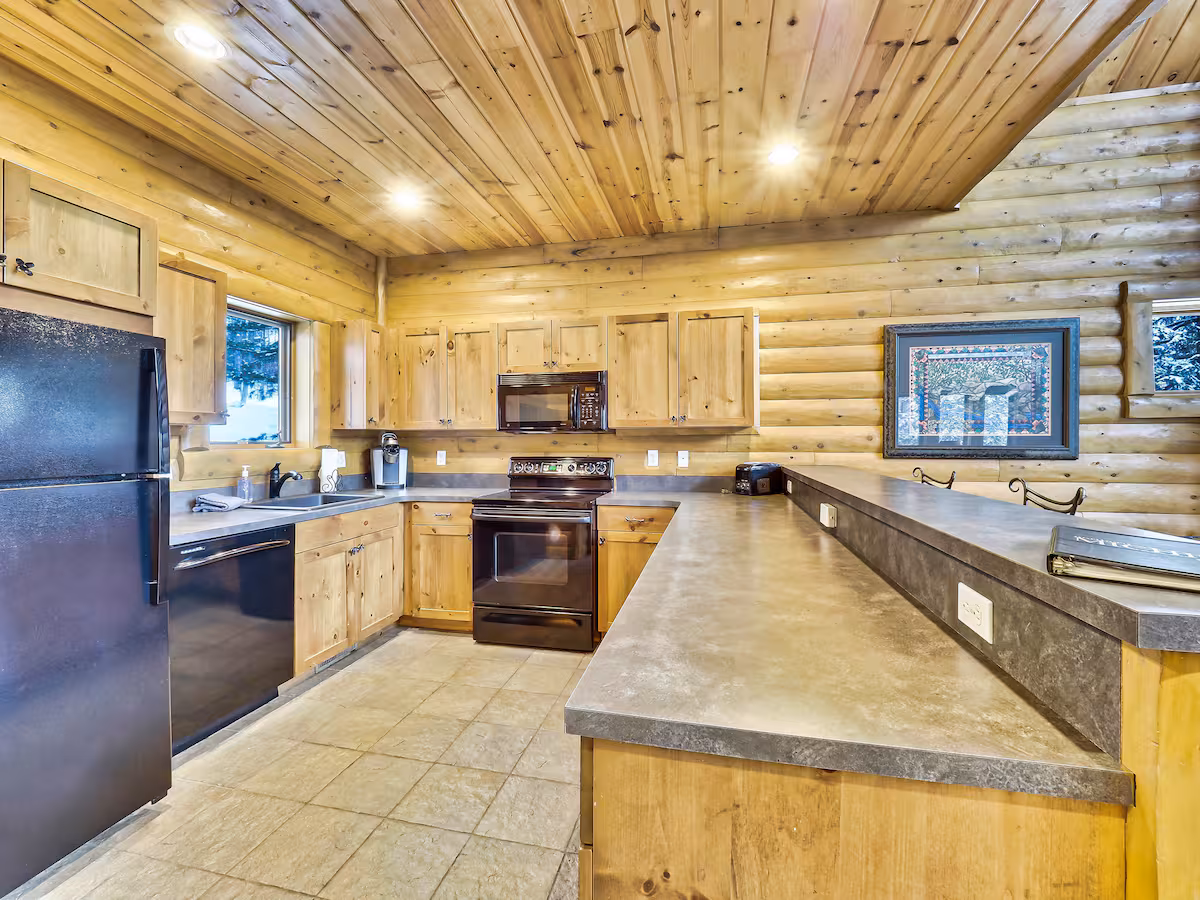 801 Mountain Cabin, cabin with a private hot tub, photo 5