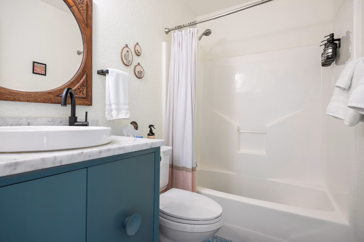 Adorable Cabin, cabin with a private hot tub, photo 3