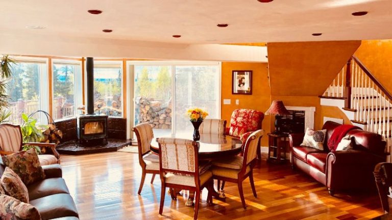 Alaska Sundance Retreat Bed & Breakfast