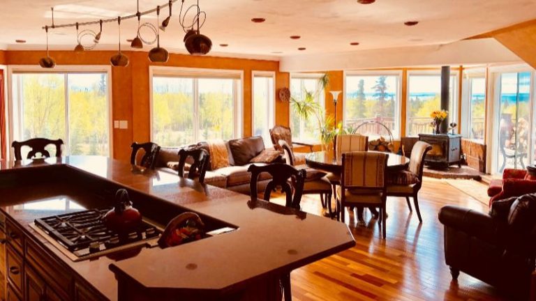Alaska Sundance Retreat Bed & Breakfast