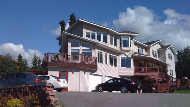 Alaska Sundance Retreat Bed & Breakfast