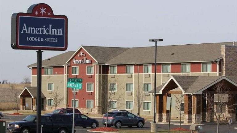 AmericInn Lodge & Suites Cedar Rapids Airport