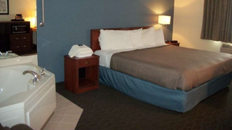AmericInn by Wyndham Beulah