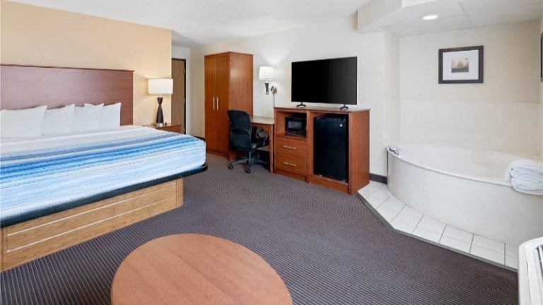 AmericInn by Wyndham Bismarck