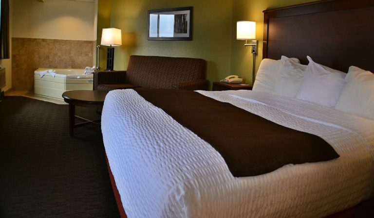 AmericInn by Wyndham Calumet