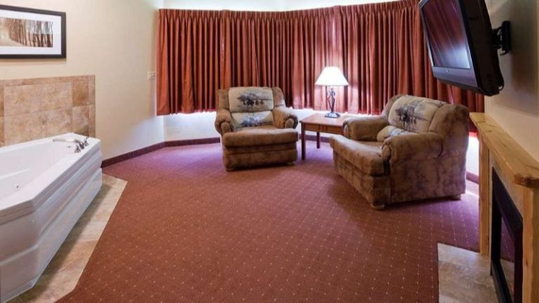 AmericInn by Wyndham Fargo Medical Center