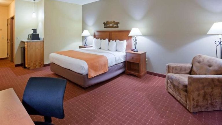 AmericInn by Wyndham Fargo Medical Center