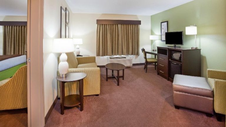 AmericInn by Wyndham Hartford SD