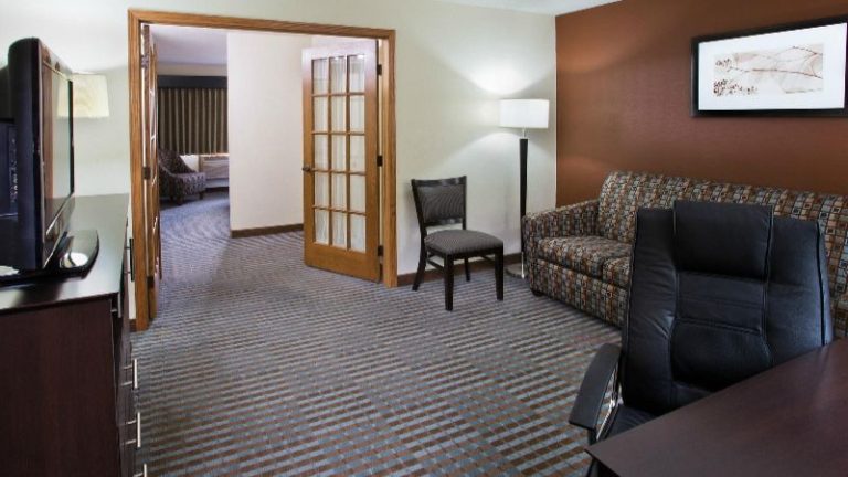 AmericInn by Wyndham Lincoln North