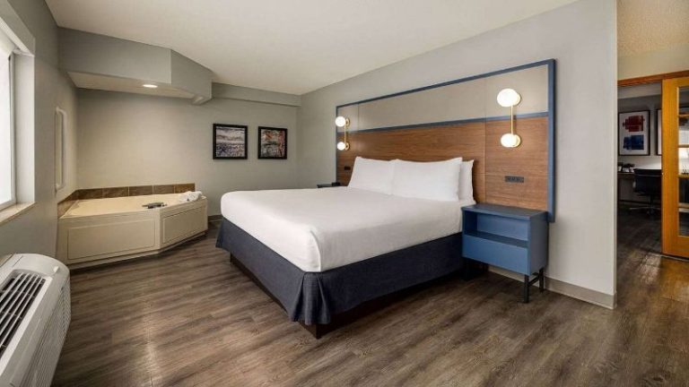 AmericInn by Wyndham Lincoln South