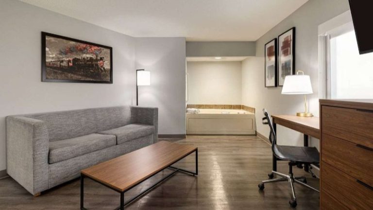AmericInn by Wyndham Lincoln South