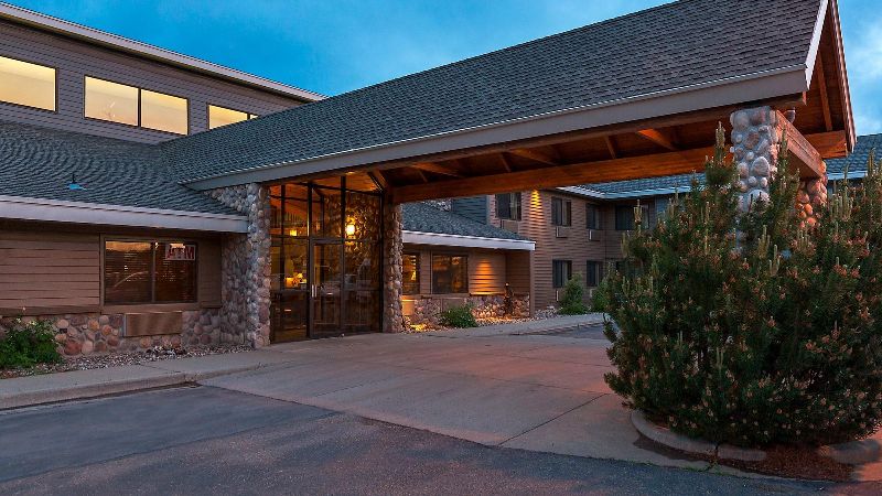 AmericInn by Wyndham Medora, room with private jacuzzi, photo 6