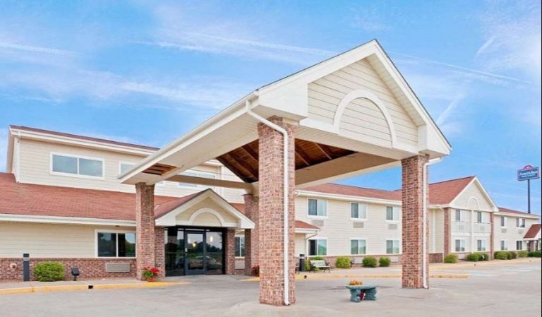 AmericInn by Wyndham Northfield
