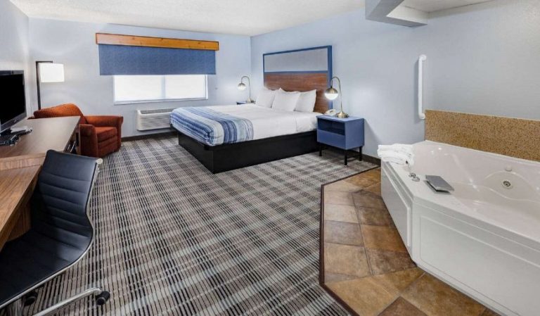 AmericInn by Wyndham Sayre