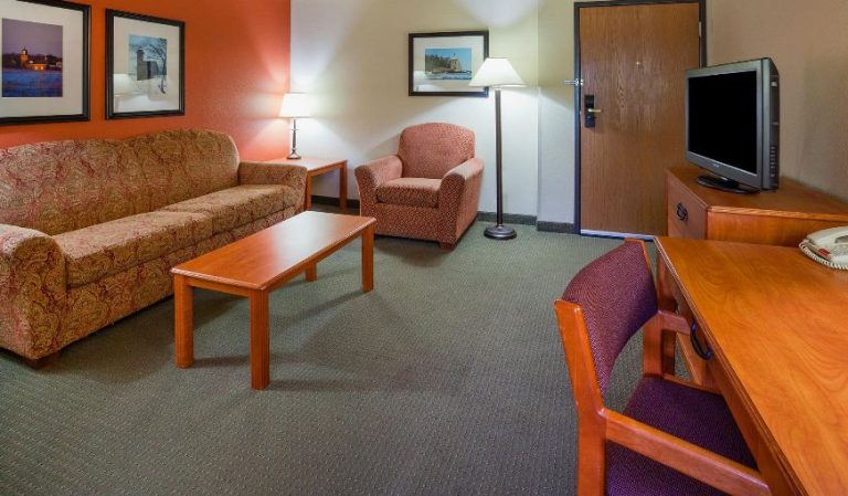 AmericInn by Wyndham Wetmore Munising