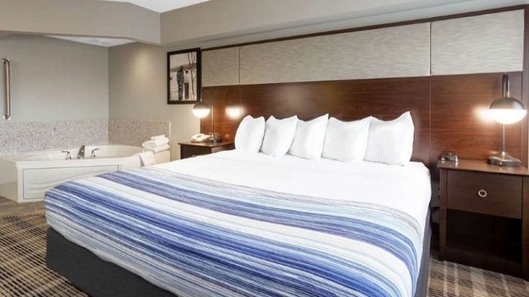AmericInn by Wyndham Madison South