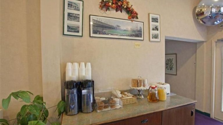Americas Best Value Inn Lansing