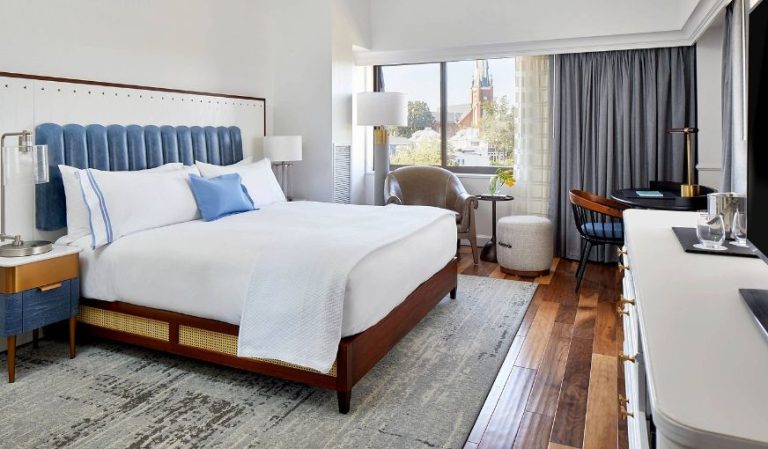 Annapolis Waterfront Hotel