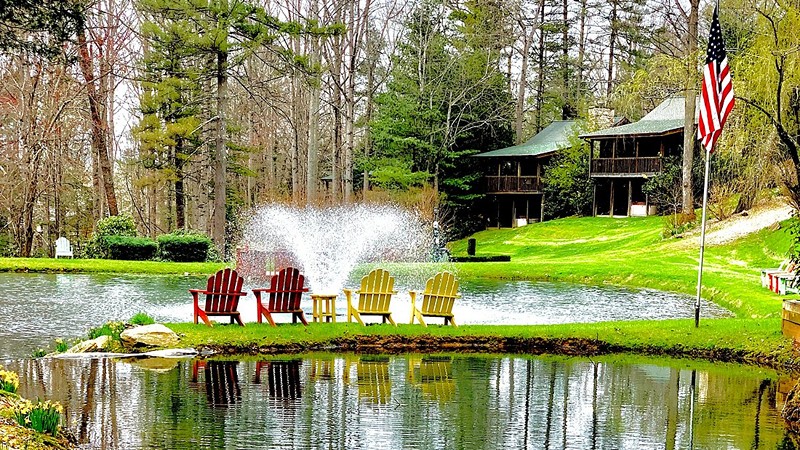 Asheville Cabins of Willow Winds, room with private jacuzzi, photo 8
