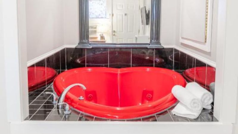 Atlantis Inn, room with private jacuzzi, photo 2