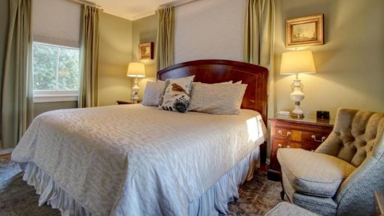 Azalea Inn & Villas