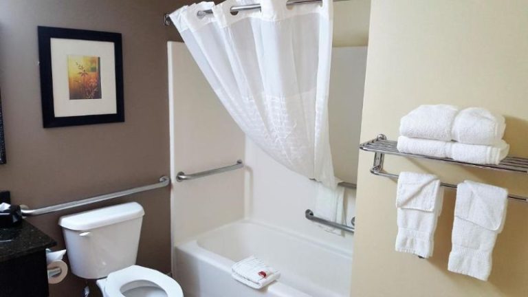 Baymont by Wyndham Belleville Airport Area