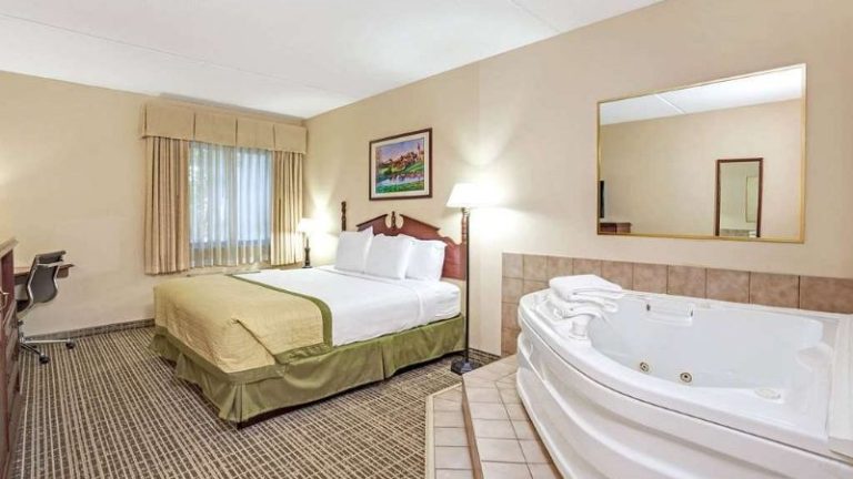 Baymont by Wyndham Louisville Airport South