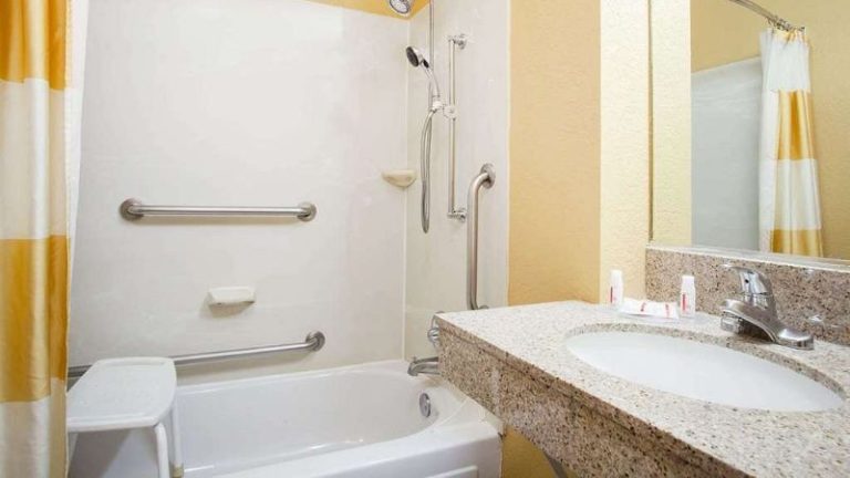Baymont by Wyndham Madison Heights Detroit Area