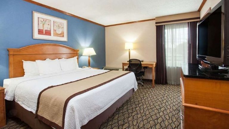 Baymont by Wyndham Madison Heights Detroit Area