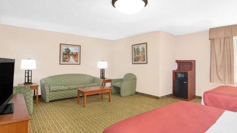 Baymont by Wyndham Springfield South Hwy 65