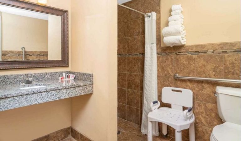 Baymont by Wyndham Lakeville