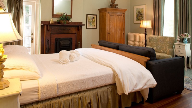 Beaufort House Inn, room with private jacuzzi, photo 5
