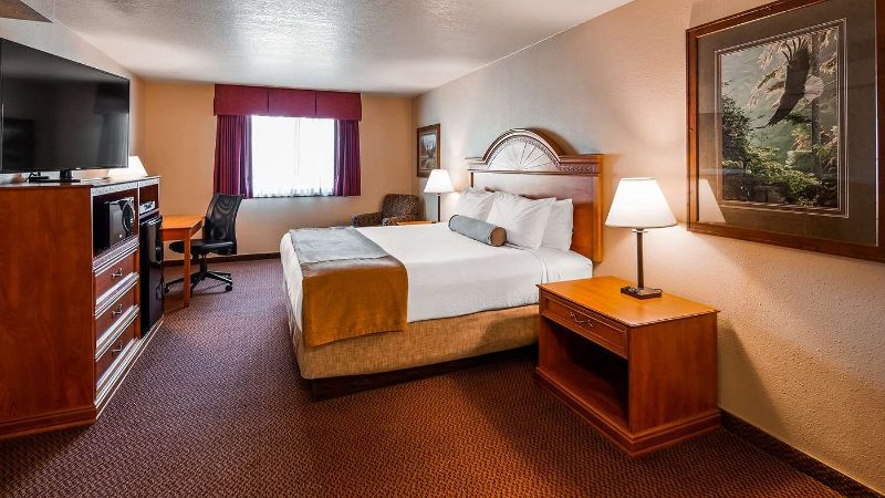 Best Western Bidarka Inn, room with private jacuzzi, photo 2