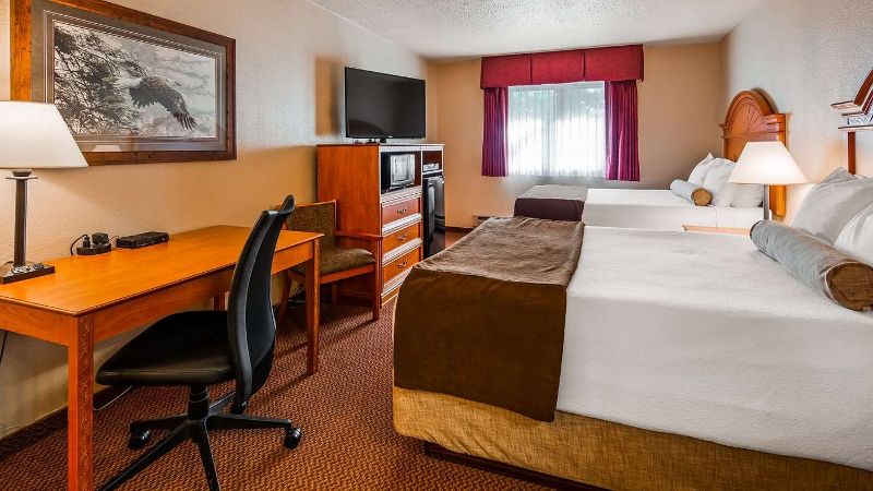 Best Western Bidarka Inn, room with private jacuzzi, photo 4