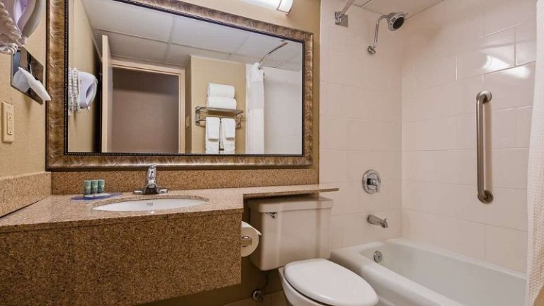 Best Western Crossroads of the Bluffs