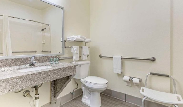 Best Western Fort Worth Inn & Suites
