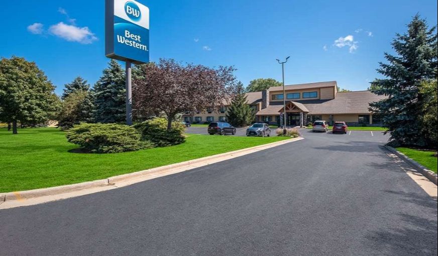 Best Western Germantown Inn, room with private jacuzzi, photo 6