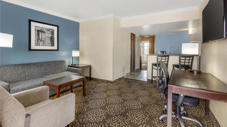 Best Western InnSuites Tucson Foothills Hotel & Suites