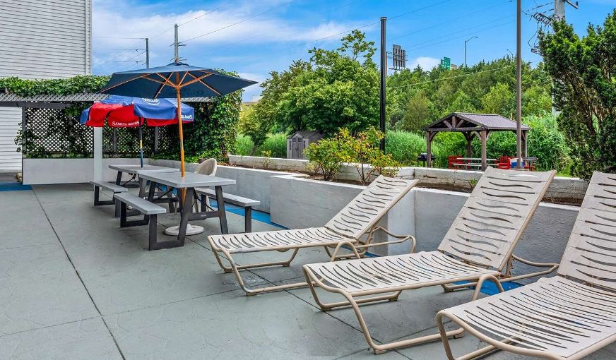 Best Western Kent Narrows Inn, room with private jacuzzi, photo 8