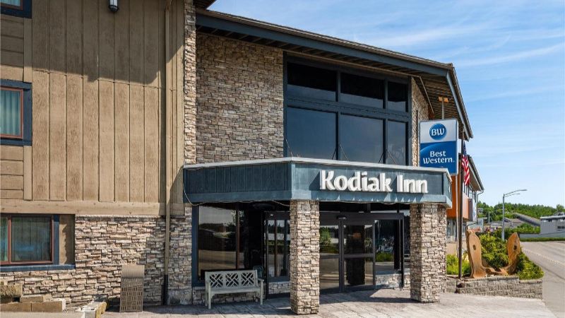 Best Western Kodiak Inn, room with private jacuzzi, photo 5